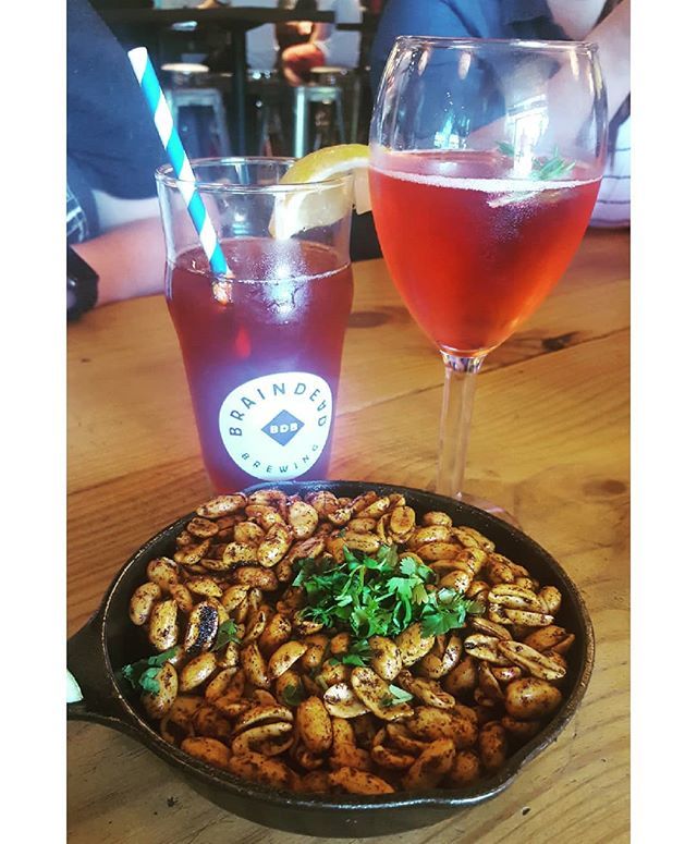 Patio weather means #booze and #nuts <a href="/braindeadbrew/">BrainDead Brewing</a> 
#beaindeadbrewing ift.tt/2FLwjvu