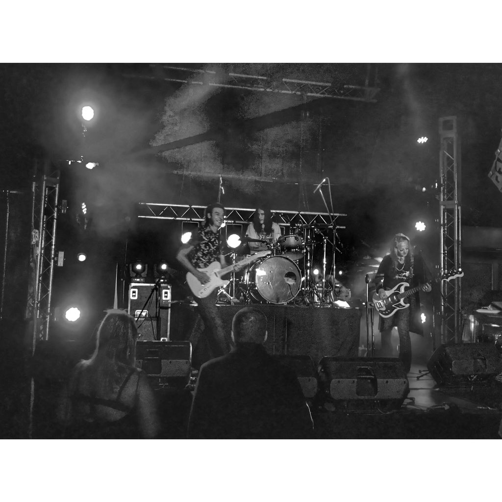 mymusicalmayhem's tweet photo. A little @LovePollinator on stage tonight before @SNGband #BeautifulEvolution show

#SAmusic
#livemusic
#livemusicphotography 
#iphone7 
#iphone7photography https://t.co/xTKAtGzvDP