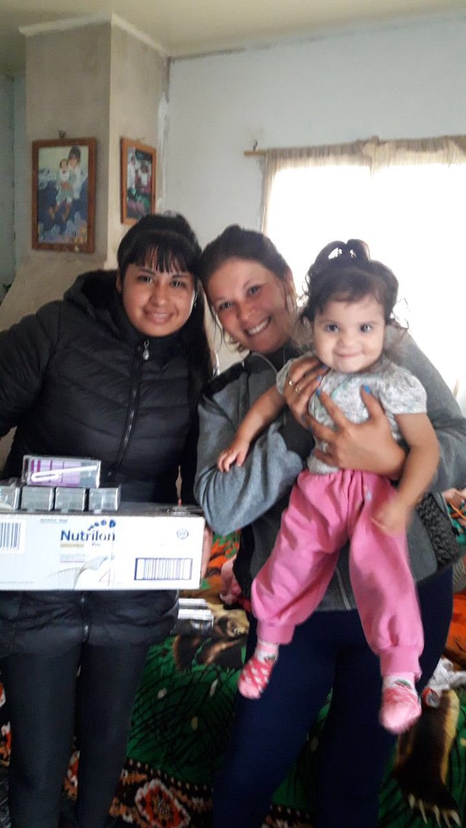EquipoInesRicci's tweet photo. #Derqui #Celeste Entregamos leche #Nutrilom #JusticiaSocial https://t.co/hZr1E3upqz