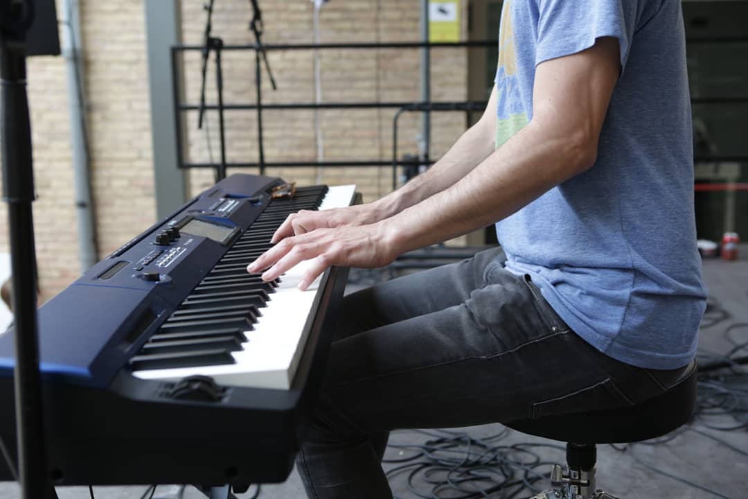 festivalvesos's tweet photo. @Gilbertasticool ha estado fantástico!

Música de calidad durante la jornada de hoy en #FestivalVESOS2018 .

#VESOS2018 #Musica 

Fotografías: @reaktiu https://t.co/v6piHcTVdM