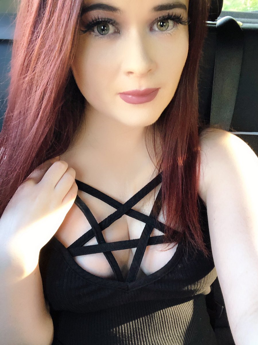 sarah 🕸♡ tweet media