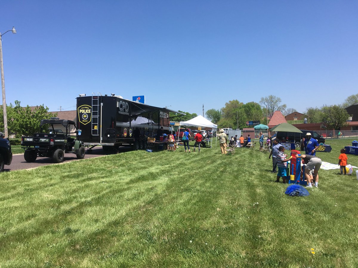 XBOX with a COP 👮‍♀️ going on right know till 4pm lots of different games to play come on out