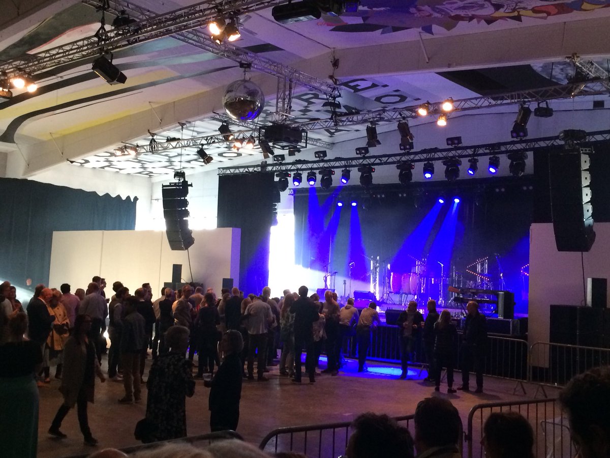 lOOkouTT42's tweet photo. High expectations. Tension rising. Weird place. @Incognito_world #docken #livemusic #consert https://t.co/UPYtxtZYTH