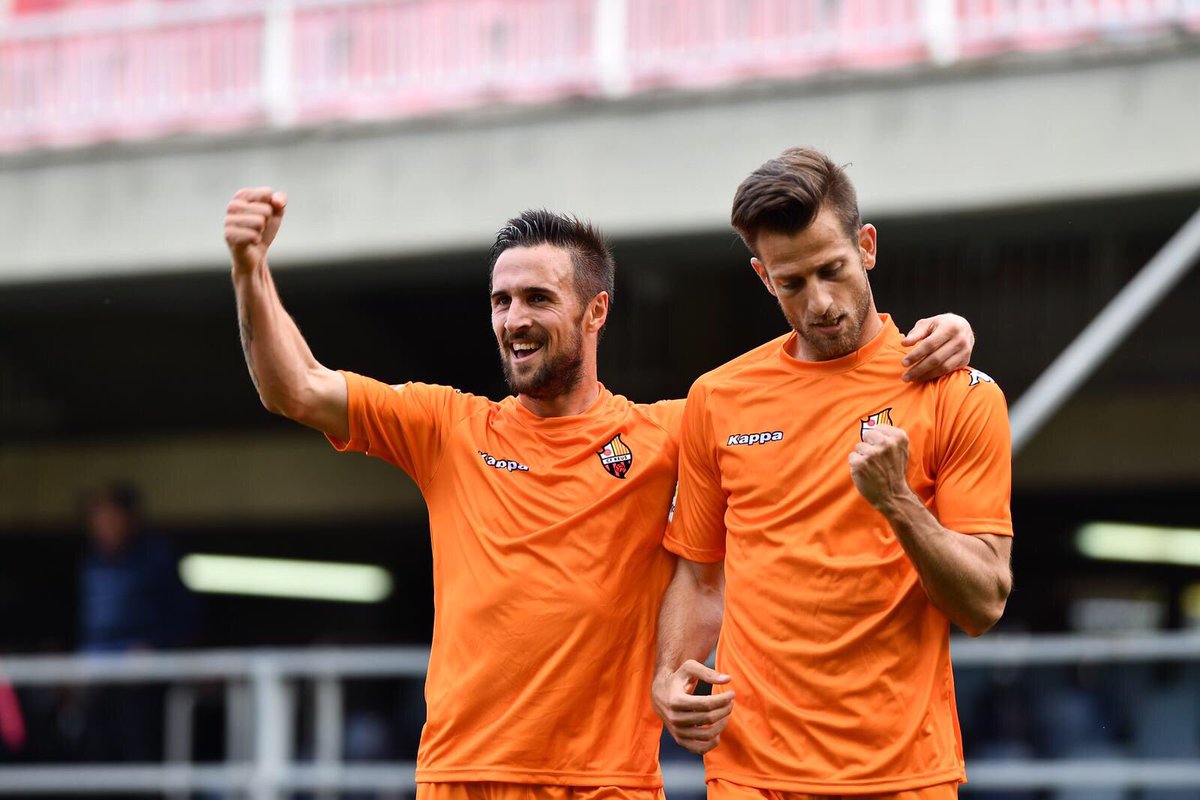 cfreusdeportiu's tweet photo. FINAAAAAAAL!!! +3... i ja en tenim 51! Superem la barrera dels 50 punts a quatre jornades pel final del campionat! 🎉 @FCBarcelonaB 0 @cfreusdeportiu 1

#BarçaBReus https://t.co/qkhyUNv3xo
