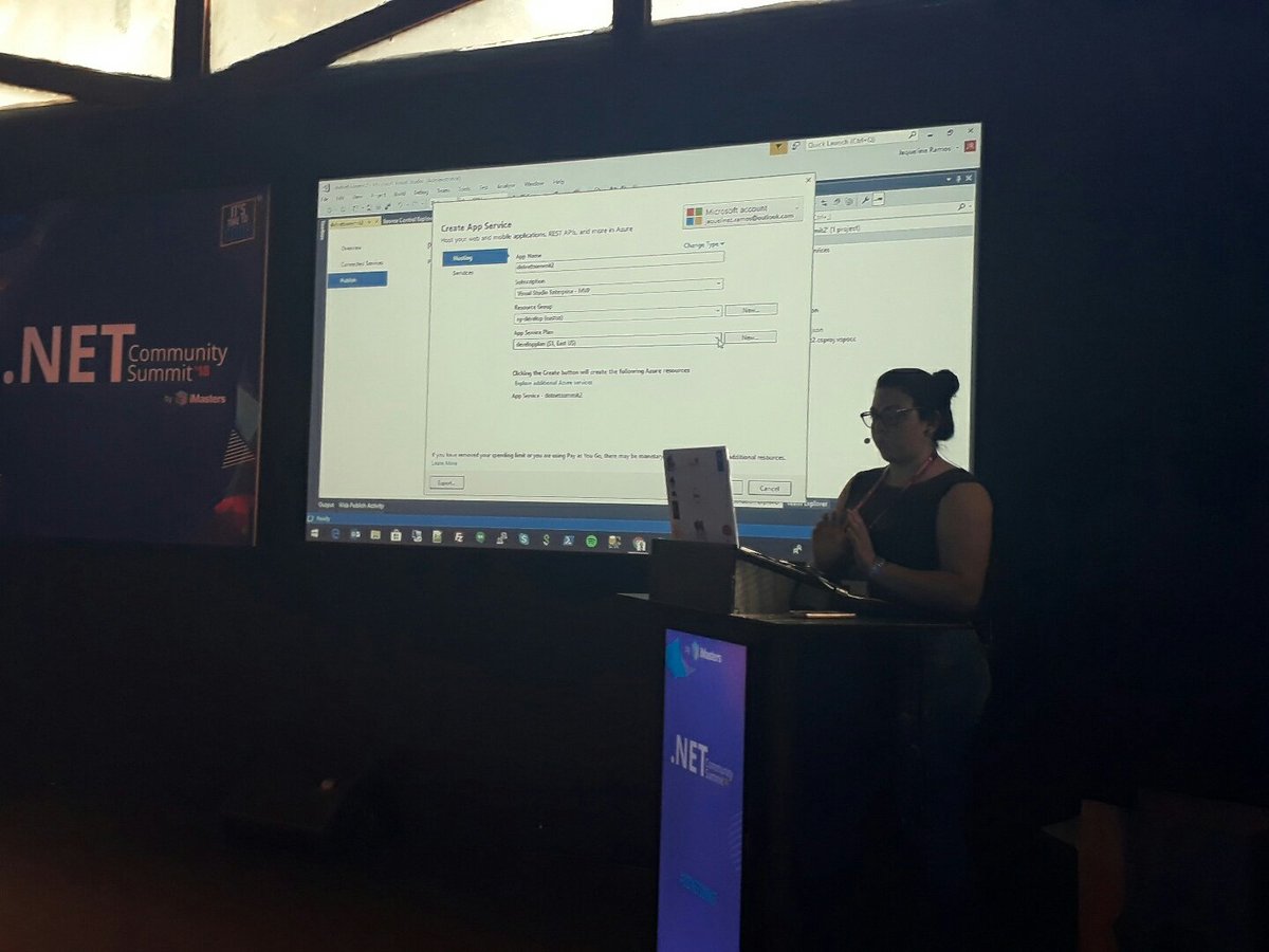 iMasters's tweet image. @JaqueCR2 criando uma web app no Azure #dotNETSummit