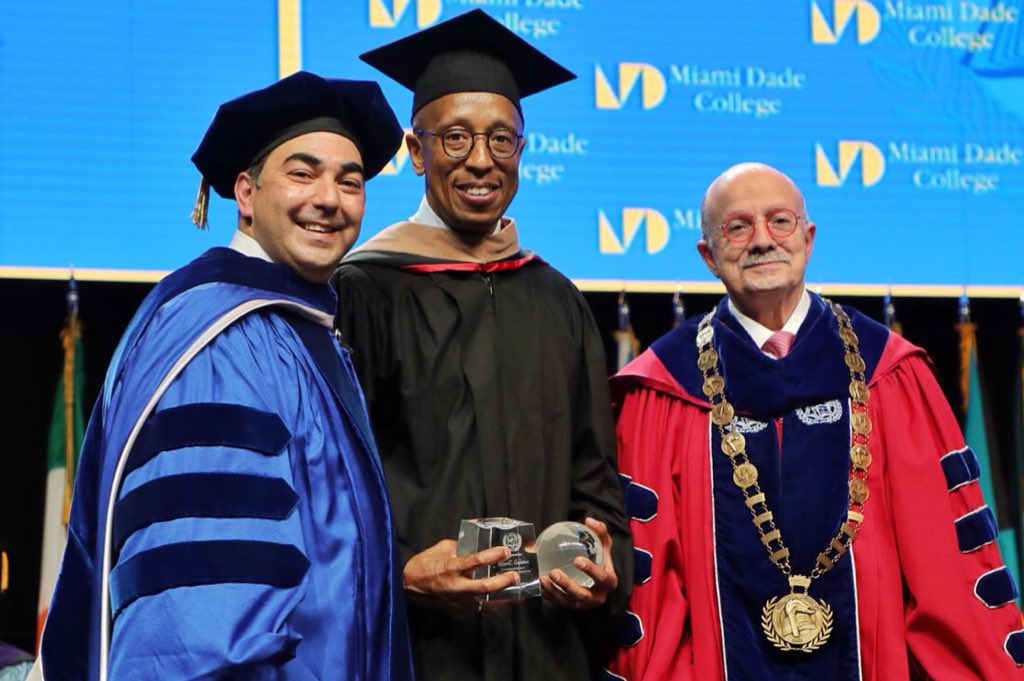 EduardoJPadron's tweet photo. Thank you @AllanGolston, President of the U.S. program of the Bill and Melinda Gates Foundation, for your dynamic address to the Wolfson and Hialeah Campuses 2018 graduating class. #MDC https://t.co/EuaWR1LxSv