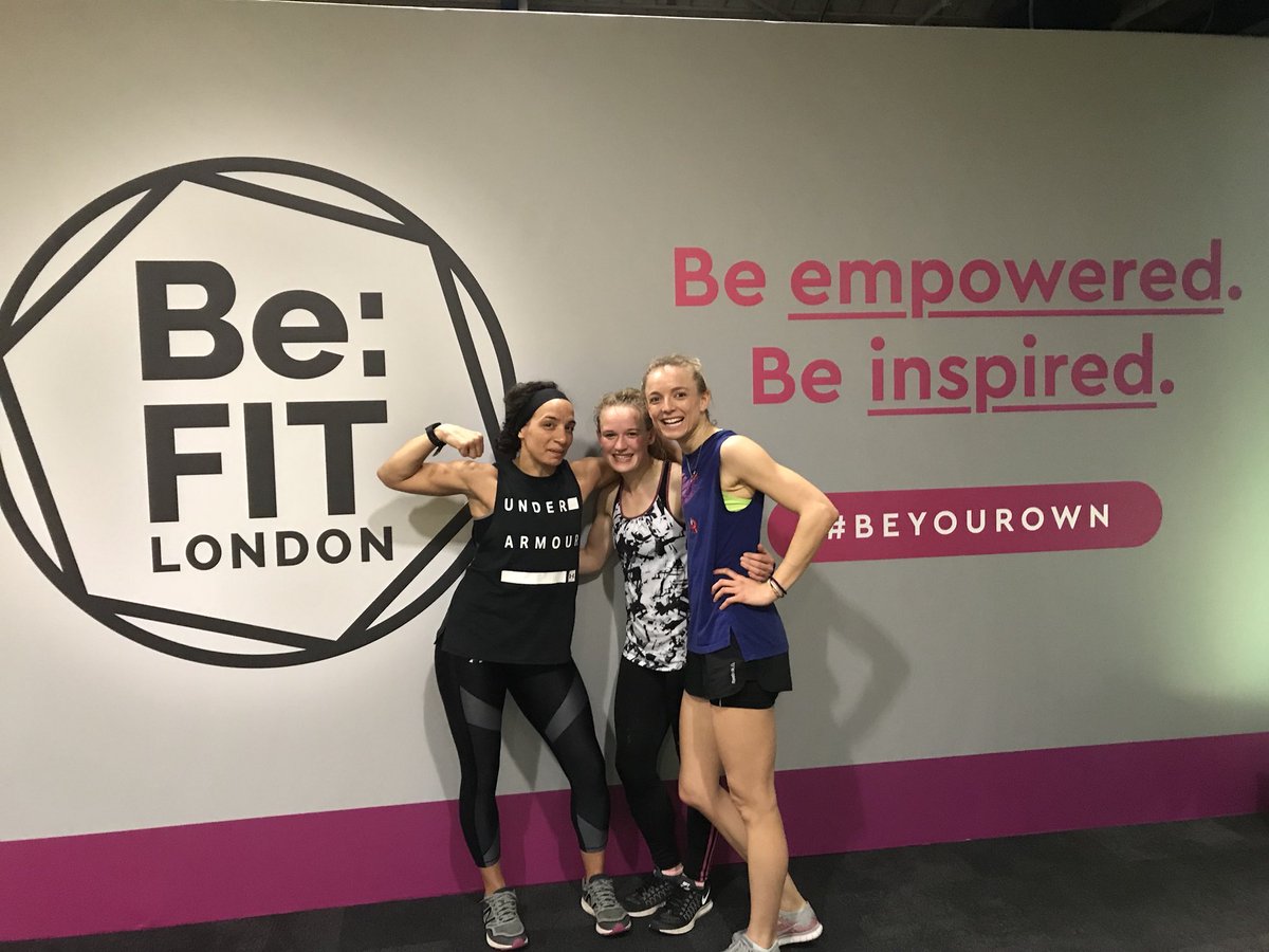 BallMB's tweet image. When you have your first weekend off from hockey but decide to workout with the girls nonetheless @SloughHCL1 @SloughHC #goodone #pinknblacks #fitness #squadgoals