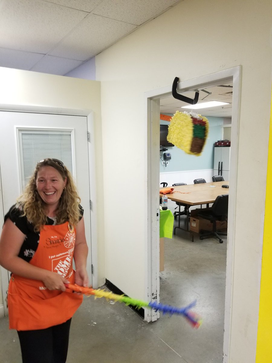 mattgrunik's tweet photo. #CincoDeMayo #pinata at @the6921 Get that candy! #voa365 @mandabledo @shandranewman60 @SarahFarrellTHD https://t.co/J3PDLX1BpH