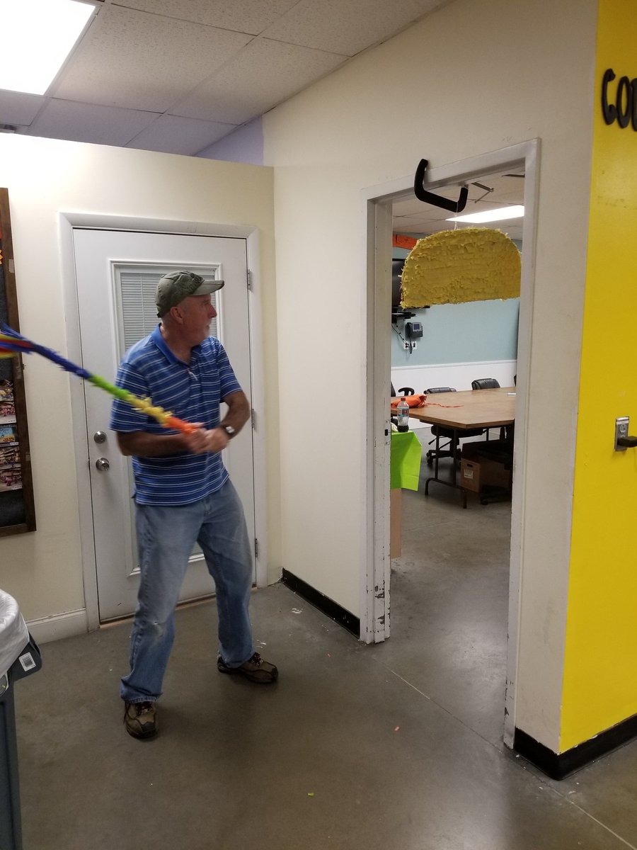 mattgrunik's tweet photo. #CincoDeMayo #pinata at @the6921 Get that candy! #voa365 @mandabledo @shandranewman60 @SarahFarrellTHD https://t.co/J3PDLX1BpH