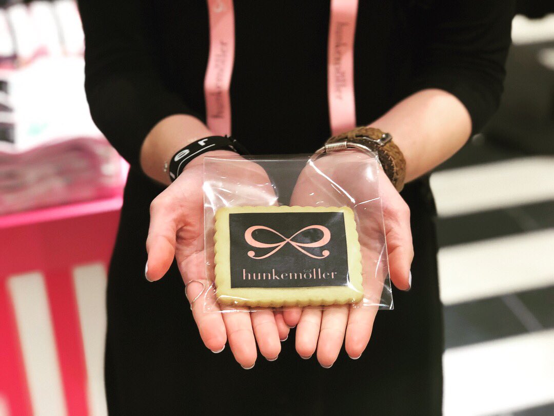 Welcome #sheros to our brand new #hunkemoller shop in <a href="/ccelventanal/">CC El Ventanal</a> en #Colmenarviejo #Madrid. 
Feel #sexy and have #fun with our most loved design collections and #doutzenkroes #swimwear limited edition! 🎀 
#hunkemöller #hunkemoller #doutzenstories #greatpeoplepowergreatbrands