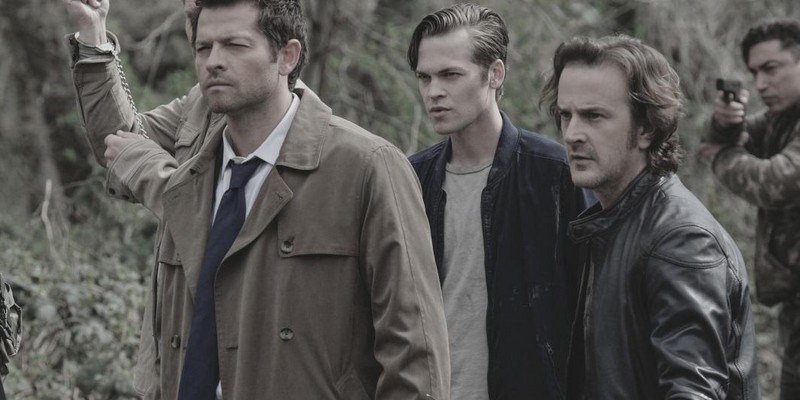 MishaCollinsCen's tweet photo. (Video Promo Press Release &amp; Stills) Misha Collins on Supernatural 13×22. Exodus https://t.co/0Na9evnPgX https://t.co/pj8IarGntG