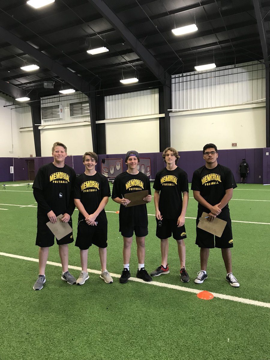 FriscoMemo_FB's tweet photo. Shout out to the warriors helping out with the FFL Combined today! #DCA #Built4Life https://t.co/gtaBAjySFJ