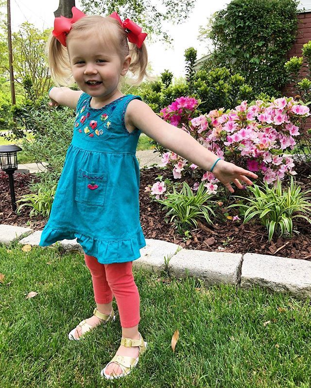 jenhatzung's tweet photo. Zero personality. π€£ππΌ #helloeleanorruth https://t.co/aCQXUjRDot