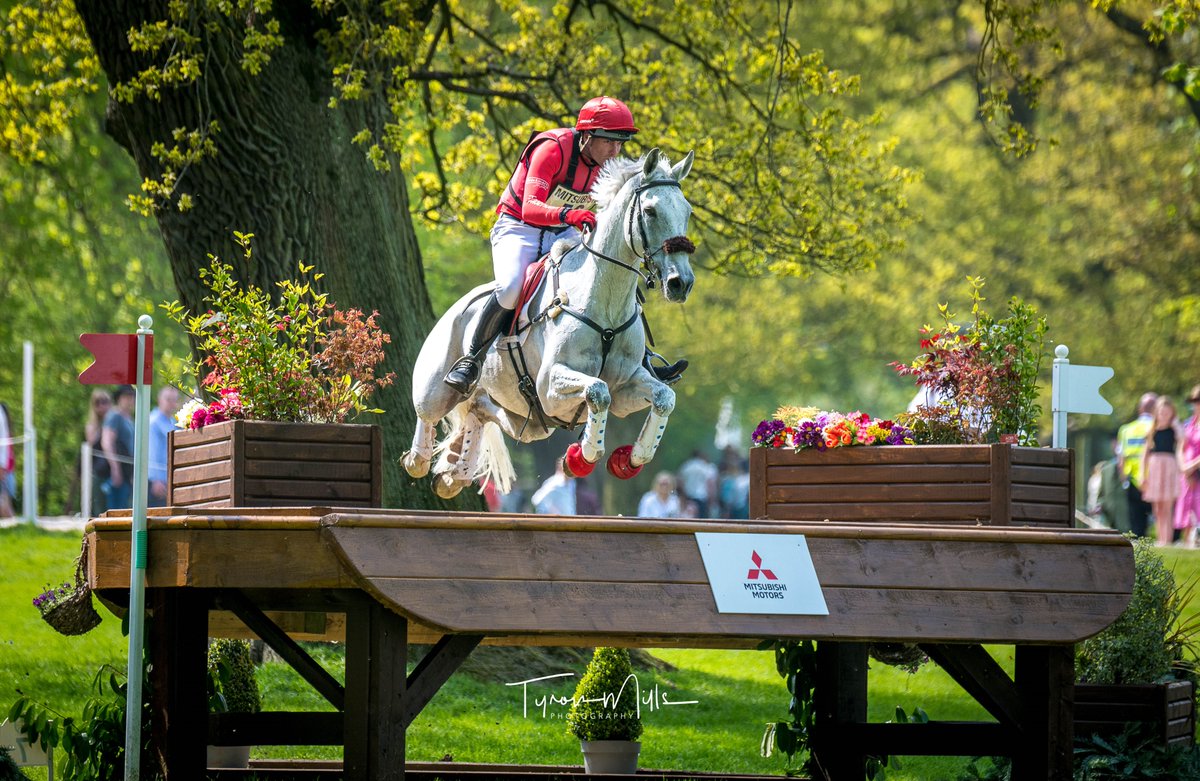 tyronmills's tweet photo. @TapnerEventing riding BONZA KING OF ROUGES @MitsubishiUK @bhorsetrials #MMBHT18 #MMBHT2018 https://t.co/ofkQJpMbYE