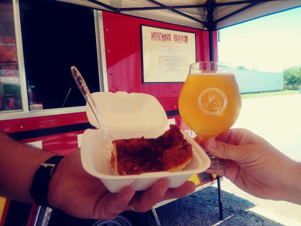ruggedmanbrew's tweet photo. Sopapilla Cheesecake!! Road Dogs NB Food Truck is on site today!! #drinkthedamnbeer #craftbeer #foodtruck #cincodemayo https://t.co/ydIPQqMyuj