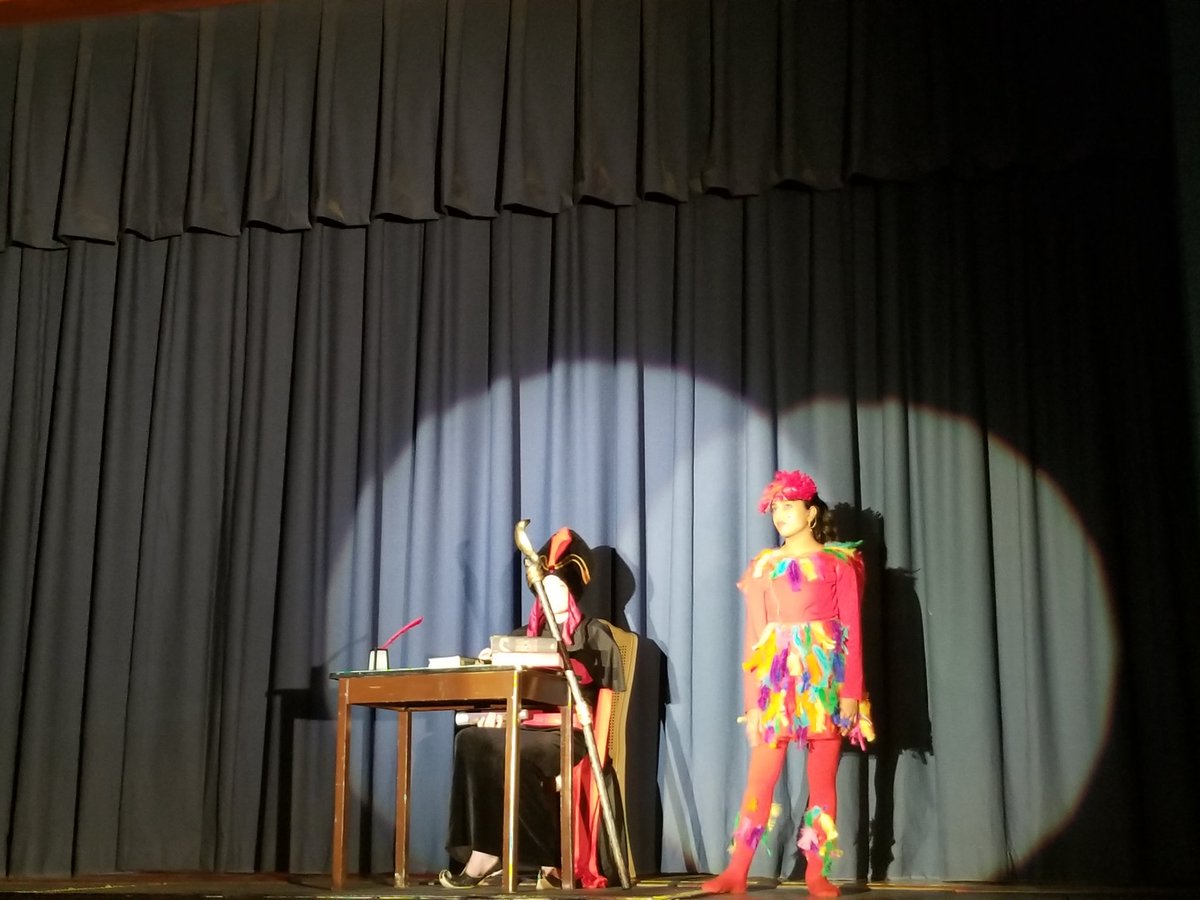 PrincipalRHMS's tweet photo. Awesome performance of Aladdin Jr! RFMS students, staff and parents you continue to make Frost #UniquelyBetter! https://t.co/LCclIsplQQ