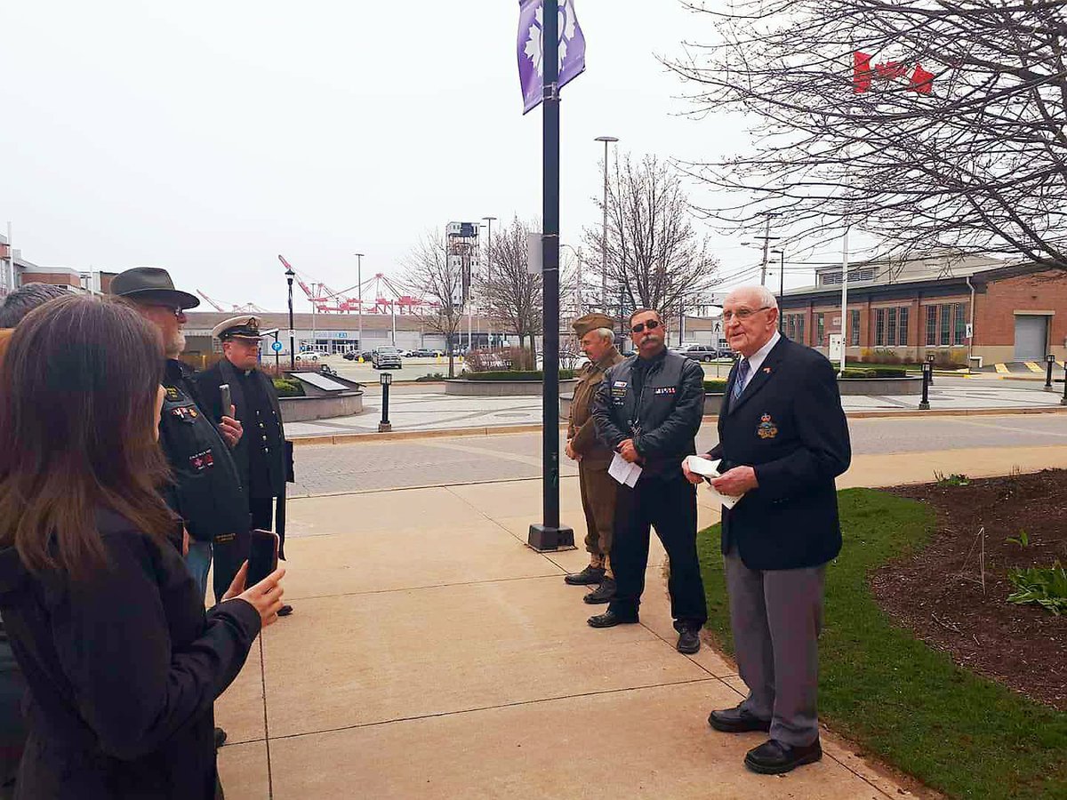 DutchNS's tweet photo. With the Netherlands and veterans of @CanadianArmy we celebrate
Liberation Day of the Netherlands.
• Pictures taken at the #Dutch-#Canadian memorial in front of @Pier21 Halifax, Nova Scotia. There was a ceremony at 4pm on May 4th.

#Bevrijdingsdag @NLinCanada @NLintheUSA https://t.co/51rGdRMxWR