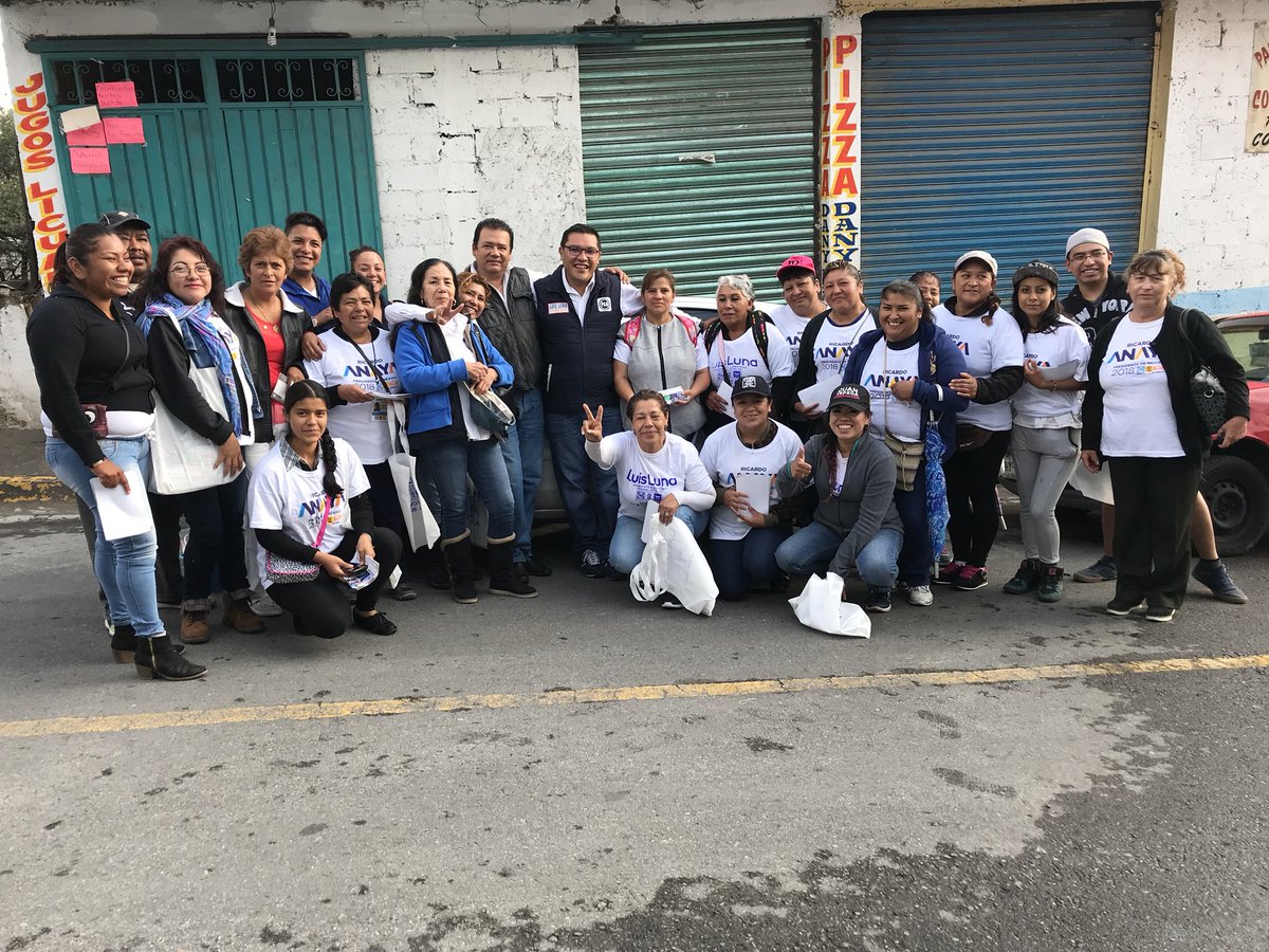 luis_lunae's tweet photo. Con gran ánimo seguimos #CaminandoporAtizaPAN, ahora desde muy temprano me encuentro con grandes amigos y líderes en la Col. El Capulin. 

#YoconLuisLuna
#EstoyconLuisLuna https://t.co/o7nJKbTlQ6