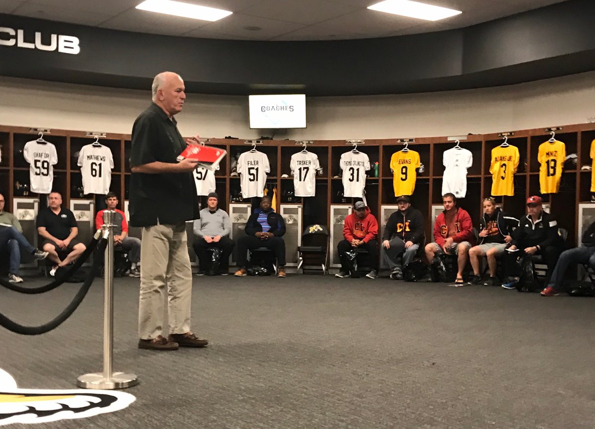 Ticats's tweet image. Our 2018 @TurkstraLumber Coaches Clinic is underway.

Welcome to all of today's participating coaches! #Ticats