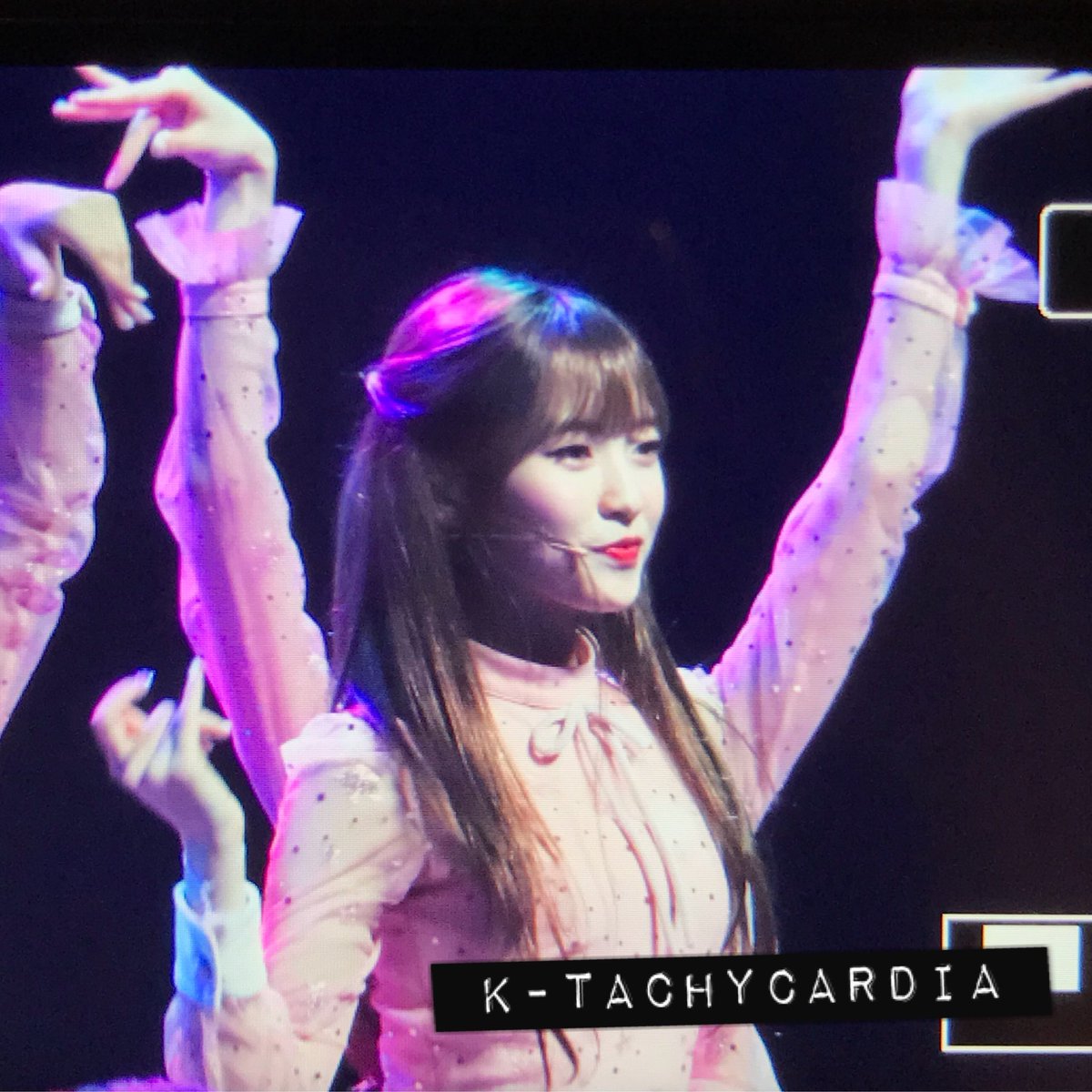 ktachycardia's tweet photo. 180505 Oh My Girl 1st Fanmeeting in Singapore #OhMyGirl #OhMyGirlinSG #효정 #유아 #승희 #비니 #미미 #지호 #아린 #오마이걸 #Hyojung #Yooa #Seunghee #Binnie #Mimi #Jiho #Arin https://t.co/AFfEfDXqku
