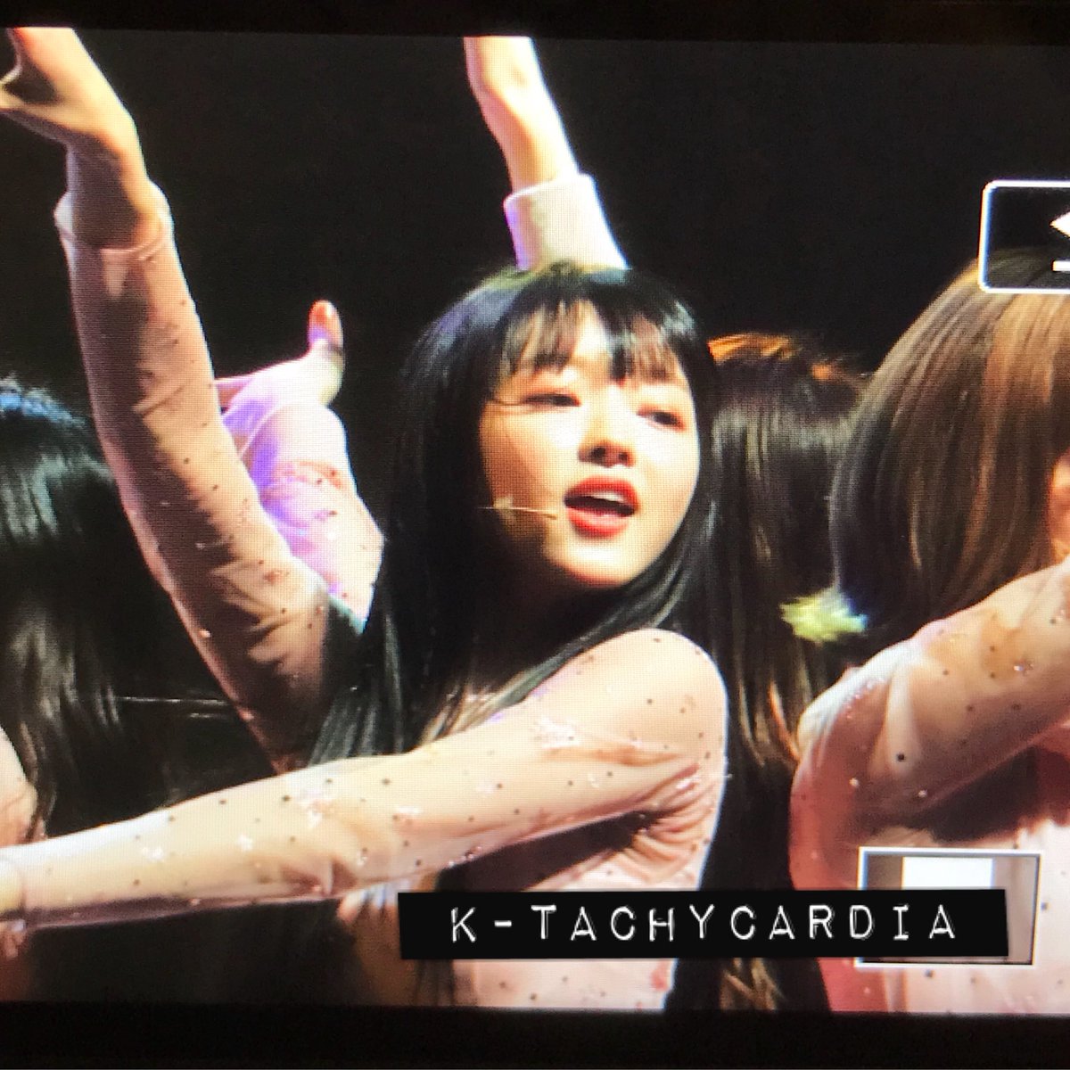 ktachycardia's tweet photo. 180505 Oh My Girl 1st Fanmeeting in Singapore #OhMyGirl #OhMyGirlinSG #효정 #유아 #승희 #비니 #미미 #지호 #아린 #오마이걸 #Hyojung #Yooa #Seunghee #Binnie #Mimi #Jiho #Arin https://t.co/AFfEfDXqku