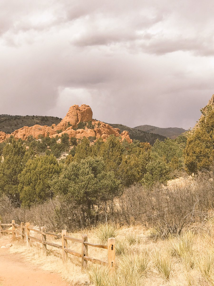 iselldenver's tweet photo. Colorado is the BEST place for a hike! https://t.co/s4OeHEudYX
