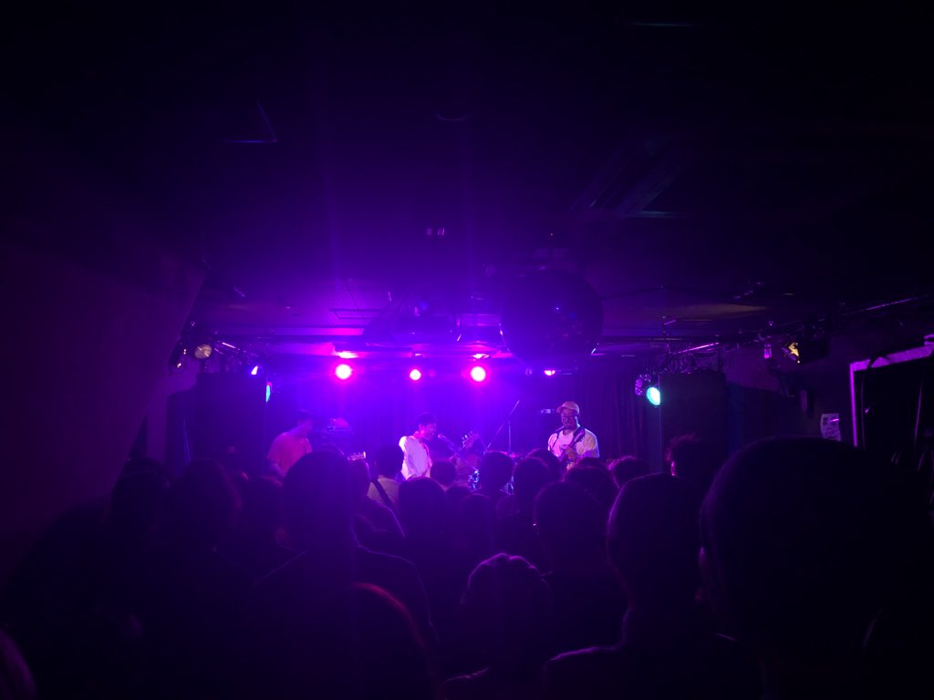 lai_wei_ling's tweet photo. パンパンのライブハウスでカタルシス感じてる最中。俺たちのUTERO8周年おめでとうこざます！(ᵔᴥᵔ) #THESHITMS https://t.co/GEraR8anOG