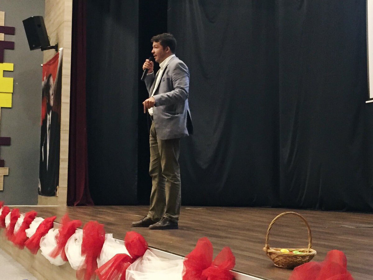 UgurOkullari's tweet photo. Uğur Okulları PDR ve Ar-Ge’den Sorumlu Genel Müdür Yardımcısı @barisszgn : “Uğur Okulları ve Bahçeşehir Üniversitesi olarak eğitimcinin eğitimine çok önem veriyoruz. Çünkü bir çocuğu değiştirmek elbette önemlidir. Fakat öğretmeni değiştirirseniz tüm sınıfı değiştirirsiniz.” https://t.co/M1e9kCEZV8