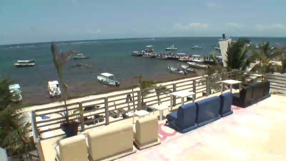 #Travel to #Cancun, #Mexico and celebrate #CincodeMayo with our live #EarthCam at local hot spot, <a href="/cancunbillys/">Cancun Billy's</a>! earthcam.com/world/mexico/c…