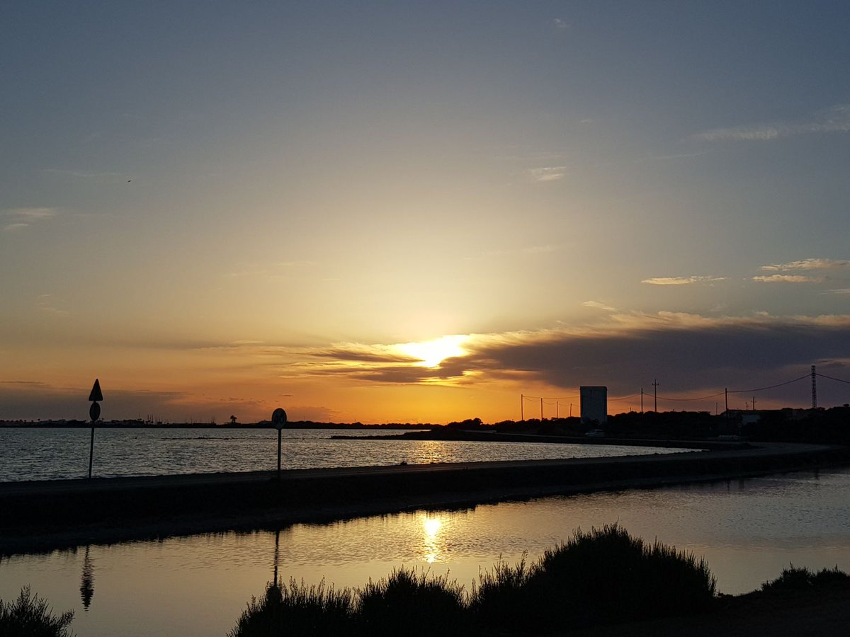 ilCazza's tweet photo. I tramonti, quelli che si possono definire tali, solo a Formentera son così intensi...in qualunque punto voi vi troviate!!!
#Formentera2018 e sei subito sedotto!!!
https://t.co/dJQzisL09I 
#formentera #formenteraexperience #wishtravel #viaggio #sogni https://t.co/tqmUUtPxJZ