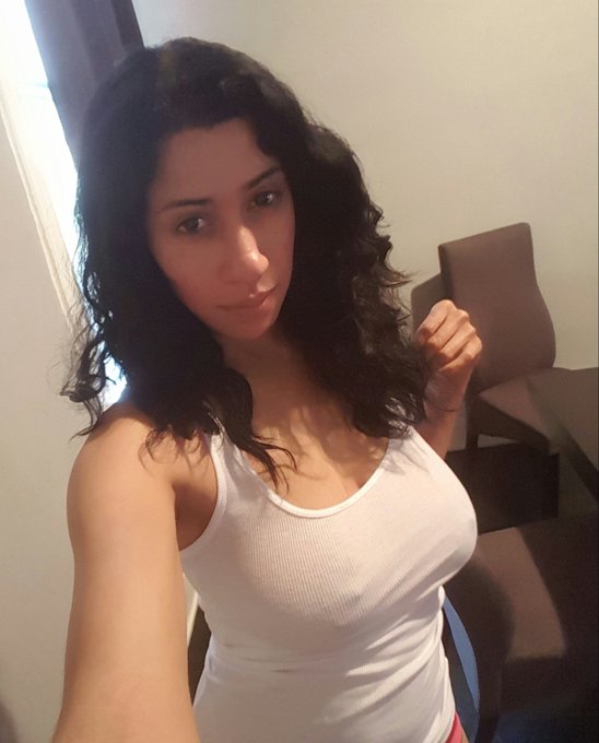 Bed head, good morning! https://t.co/ILmSIHtT4V