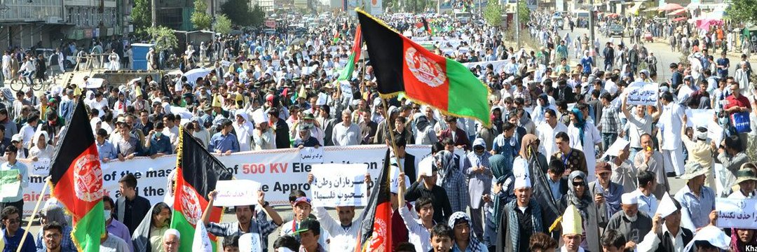 RezaJaf53048074's tweet photo. تنها راه عدالت اجتماعی و انکاشف مساوی کشور تقسیم عادلانه سهام تجاری و بودجه وی و داشتن قدرت برای بردن برق از مسیر اصلی آن بامیان تشکیل دولت ایالت هزارستان است و فدرالی شدن افغانستان و دیگر هیچ راهی نیست #ABDManila https://t.co/Iu0aVPrJuM