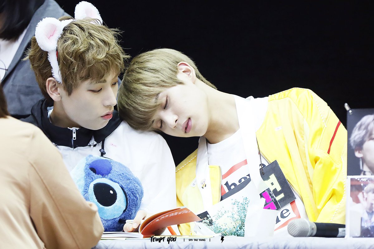 TemptYou0228's tweet photo. 180429 광주 팬싸

아직도 설래어 너만 보면 떨려
모른 척 하고만 싶어도 눈에 보이는 간절함
숨이 벅차서 슬퍼와 병이 깊어져 아파와
너무 좋아서 그래 내 맘이 꼭 널 원해
(🎧KARA-Honey)

@SF9official #SF9 #에스에프나인
#태양 #TAEYANG #テヤン
#사랑은역시너뿐이죠💕 https://t.co/xNBh6987BX