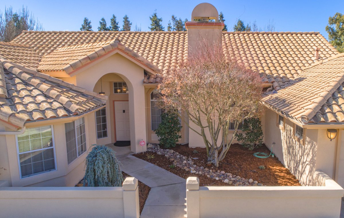 Mbrownslo's tweet photo. SOLD!! SOLD!! SOLD!! 1609 Tanager Court Templeton~ $858,600.00 2750SF 4/2 just shy of an acre. Truly an honor to represent this special seller &amp; their family~ ...#sellers #buyers #newchapter #TempletonRealEstate #MichelleBrownRealtor https://t.co/KEiZhSUDcH