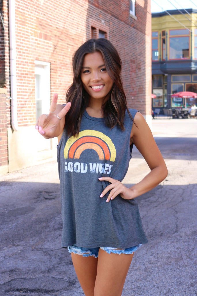 JulesBoutique's tweet photo. #goodvibes ✌🏽Hope everyone is having a great weekend.
Last day to get 20% off STOREWIDE for Nation Small Business Week.  Come see us, we're here until 4:00 today.  #weekendvibes #rainbow #shoplocal #socute #shopjules #cute #smallbusinessweek #boutique #trendy #style #fashion https://t.co/6un55gOuGJ