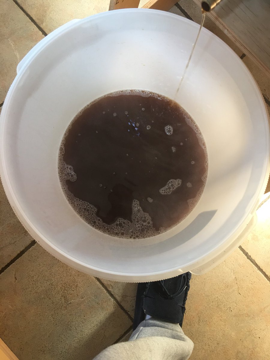 CastleABrewery's tweet photo. Very dark wort... maybe 300g of Crystal was a bit much? Not my recipe so will wait and see! #NEIPA #brewday #homebrew https://t.co/woV1WymK80