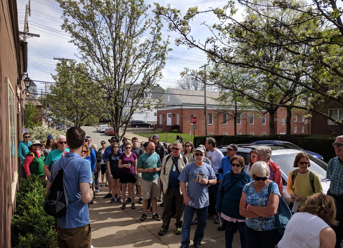 Starting off at Cafe Cravings. It's a gorgeous day for a hike!