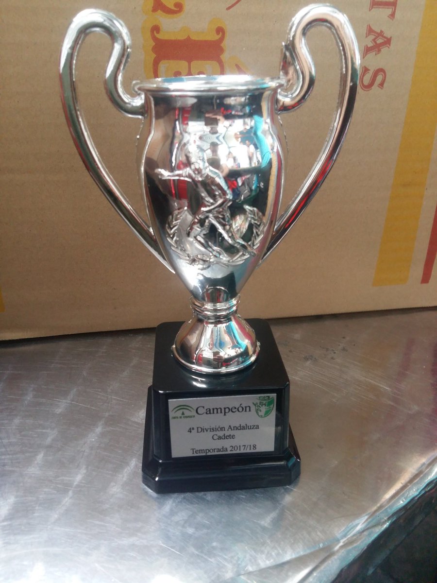 !! CAMPEONES !!

Bravo por ustedes chavales,  olé por el equipo que formáis, magnífico cuerpo técnico <a href="/DiegoLpezFuent2/">Diego López Fuentes</a> <a href="/fpFprado3/">F. Prado</a> . Orgullosos de ustedes, el futuro está garantizado. 

A disfrutar como se merece campeones.