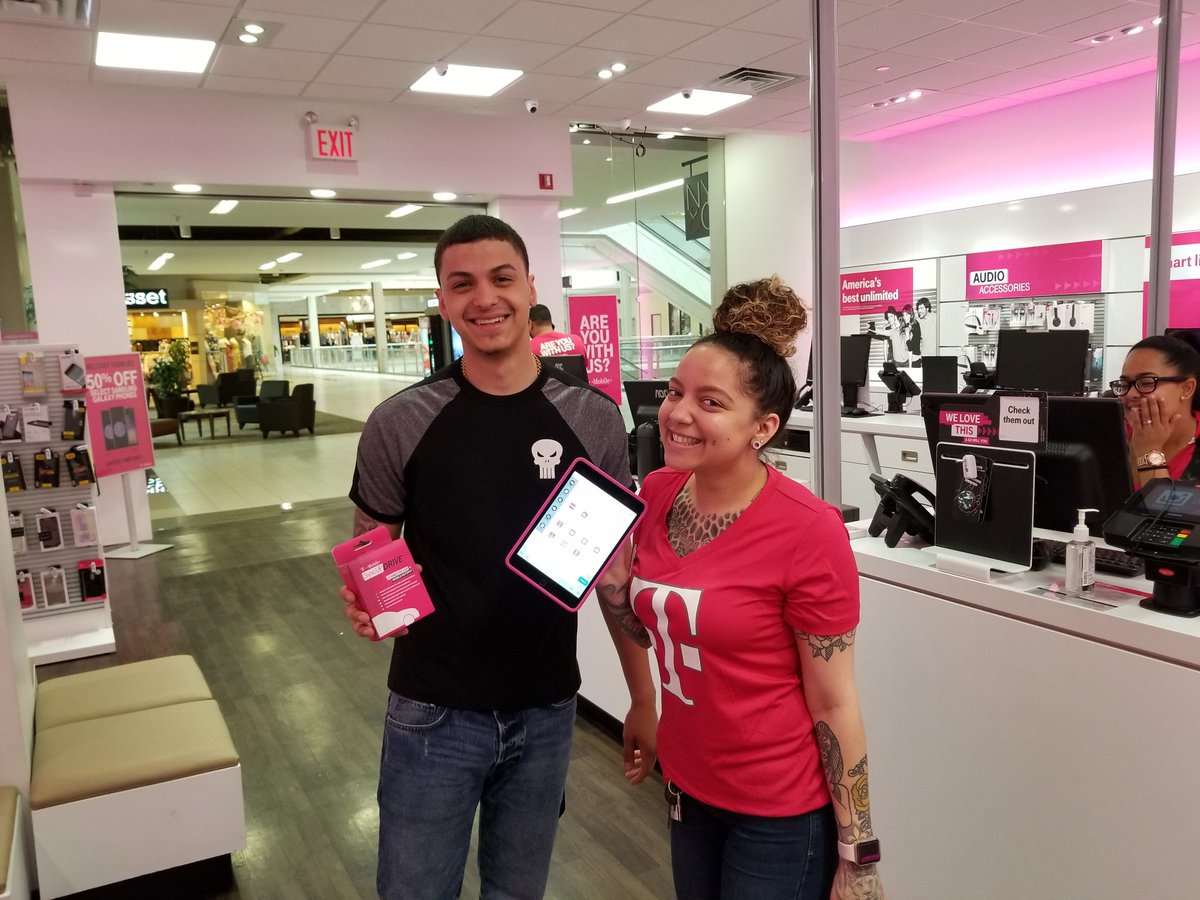 First Sync up for the day at Palisades Mall! #SyncUpDeMayo <a href="/joegiannone1018/">Joe Giannone</a> #AreYouWithUs