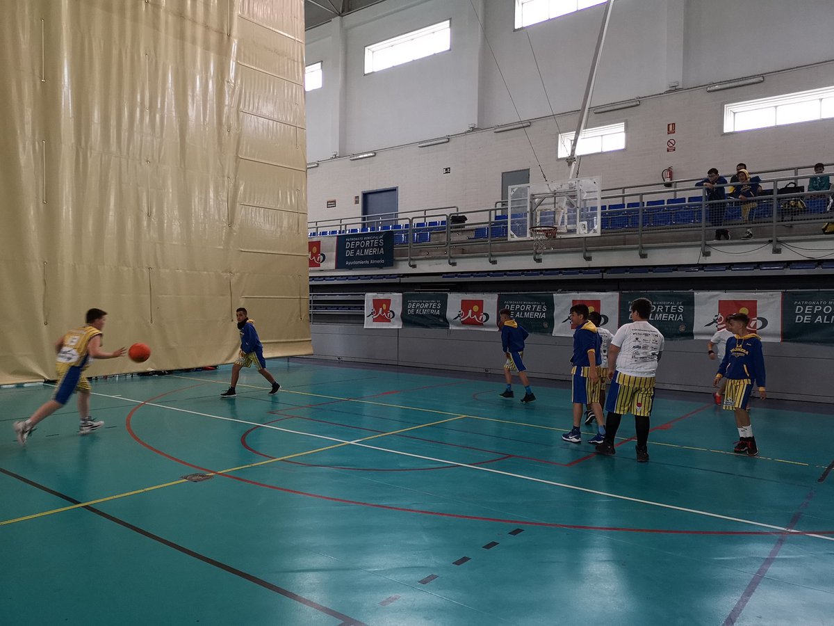 cblamojonera's tweet photo. Los equipos del Viso, el infantil #SemillerosCrisel y el mini #Ferva disfrutando esta mañana de otra jornada de la Copa Federación en los Ángeles https://t.co/DyixseSVpb