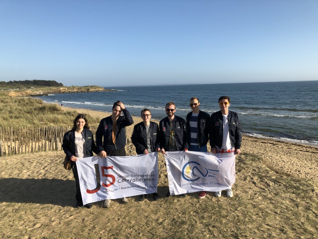 CNE_JE's tweet photo. Le #J5 est présent au complet au #CNE18 ! 
@cnje 
@CLilleProjets @CNE_JE @CentraleConseil @KSIecm @JCS_JE https://t.co/oIjiyynVh8