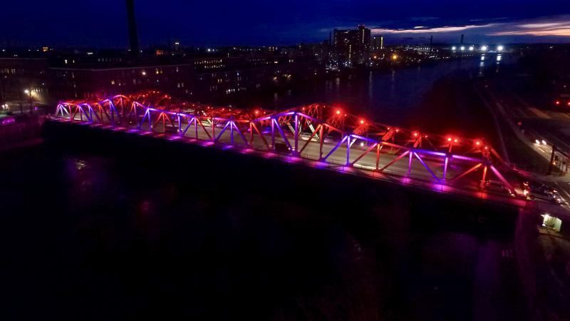 LikeLowell's tweet photo. Tonight's the night! Don't miss The Cox Bridge Lighting! We'll be at Kerouac Park and Blue Star Park with food trucks and plenty of entertainment from 6- 8:30 PM! See you there! https://t.co/ZV8YvIQWDD #Lowell #LikeLowell #ThingsToDo #CoxBridge #Culture https://t.co/tJypmBwecg