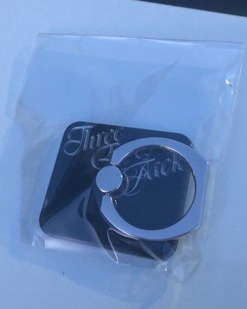 threeeyesfack's tweet photo. THREE EYES FACKグッズ情報！！

こちらのポーチ、スマートフォンリン���、リップの３点はセット販売となります。 https://t.co/2slOzSgIuz
