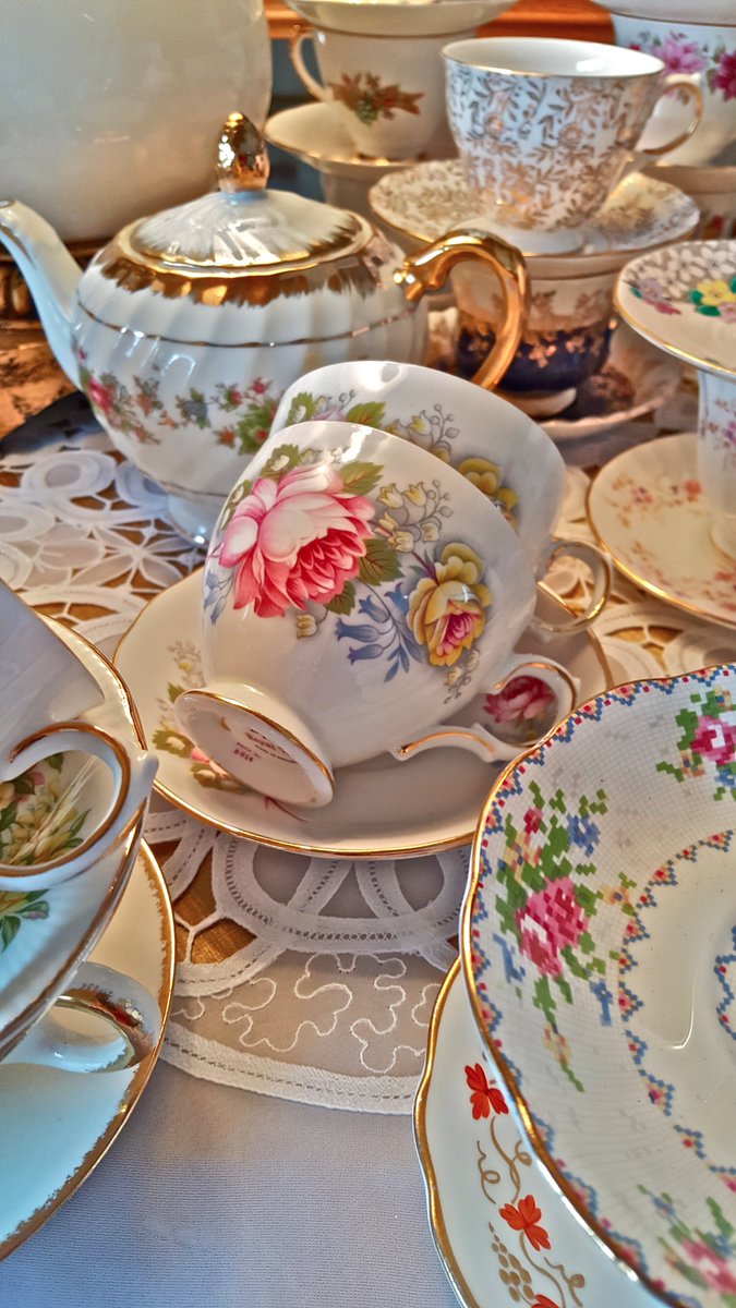 LindaPDIB's tweet photo. #TulipHotline 709-576-7293 Pre-Order, Please! #DoSomethingNiceForSomeone #SpreadCheer #TulipsAndTeacupsForACure Sale, May 12th @BySharpeDesign 
Support #PinkDaysInBloom @CancerSocietyNL #ForAGoodCause #AFutureWithoutBreastCancer #GrowHope https://t.co/0cOlKStjea