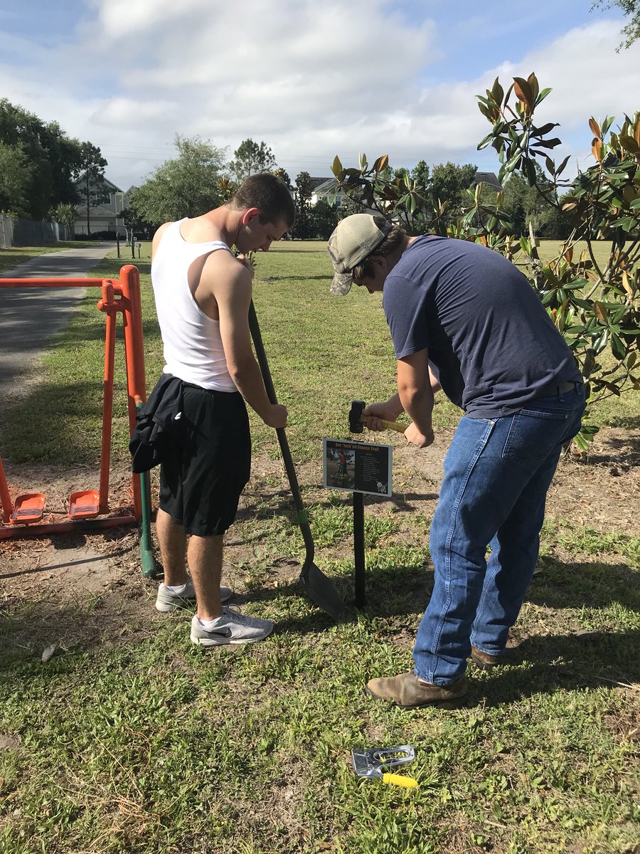 WPHSLLH's tweet photo. The “Get Jacked” Fitness Trail is getting a new look! Thanks to @FloridaFUTP60 and @AdCapYOUth https://t.co/i0aMo6LKtv