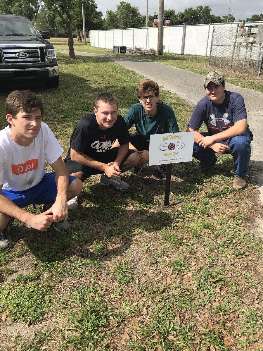 WPHSLLH's tweet photo. The “Get Jacked” Fitness Trail is getting a new look! Thanks to @FloridaFUTP60 and @AdCapYOUth https://t.co/i0aMo6LKtv
