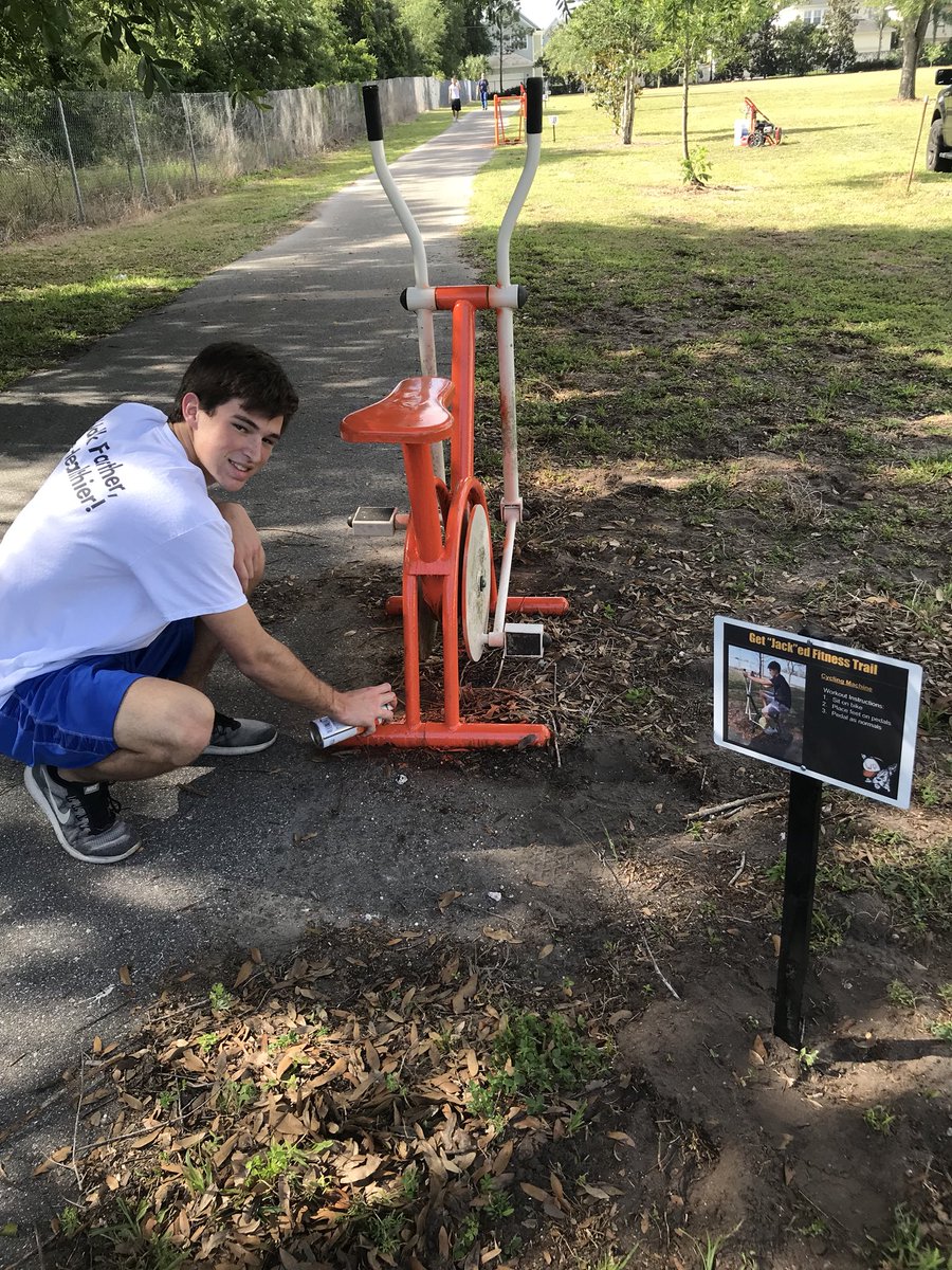 WPHSLLH's tweet photo. The “Get Jacked” Fitness Trail is getting a new look! Thanks to @FloridaFUTP60 and @AdCapYOUth https://t.co/i0aMo6LKtv