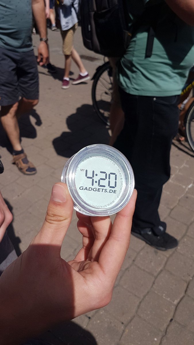 HanfBltenFreund's tweet photo. #GMM2018 Erlangen sehr nices Wetter coole Menschen und der Duft der Legalisierung in der Luft https://t.co/mUr40xmpks