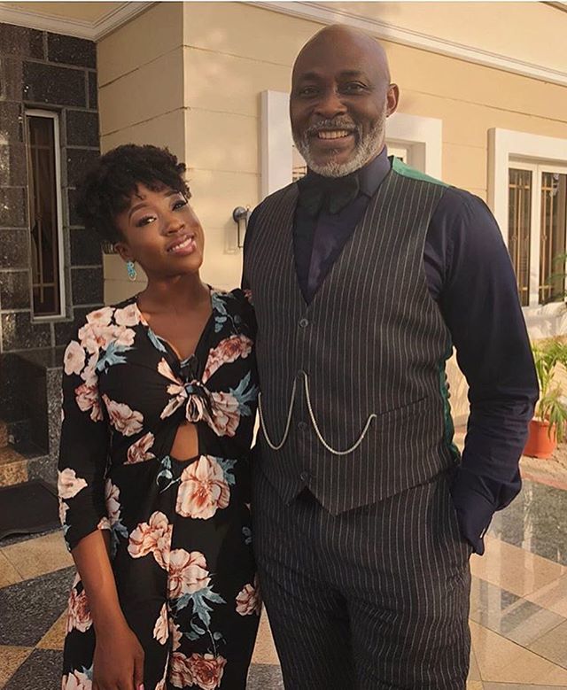 Bra_Perucci's tweet image. Daddy Yo @mofedamijo x @beverlynaya 
#SetPic #Nollywood #saturdaystyle #Fashion ift.tt/2HQOvK5