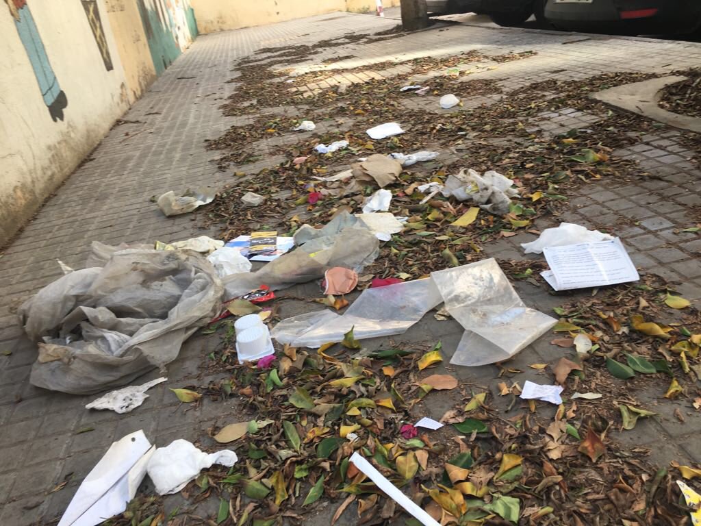 karimchaya's tweet photo. Just in time for the upcoming Lebanese parliamentary elections... trash all over the streets and putrid smells coming out of the manholes! A reminder of who has been and could still be running the country before and after tomorrow. https://t.co/yOP3qz89Fq